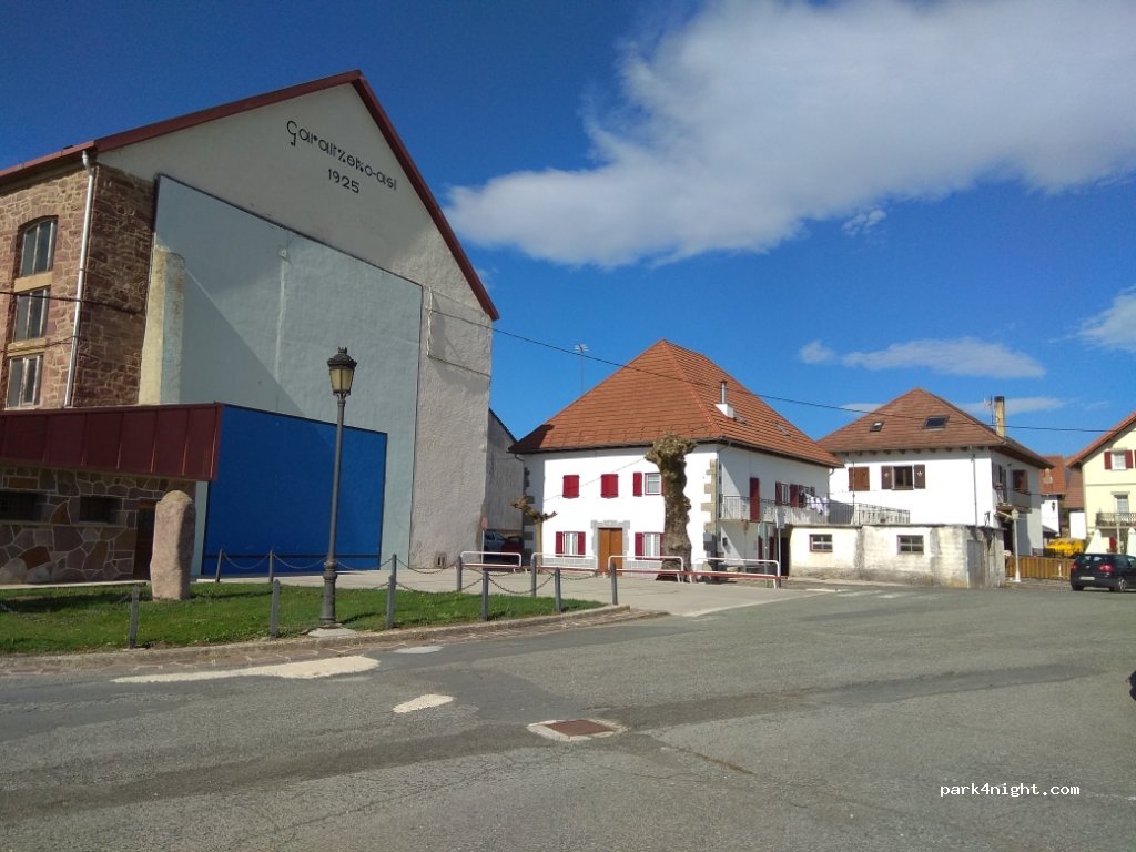 (31640) Burguete - 2 Calle Zubiarte — foto 3