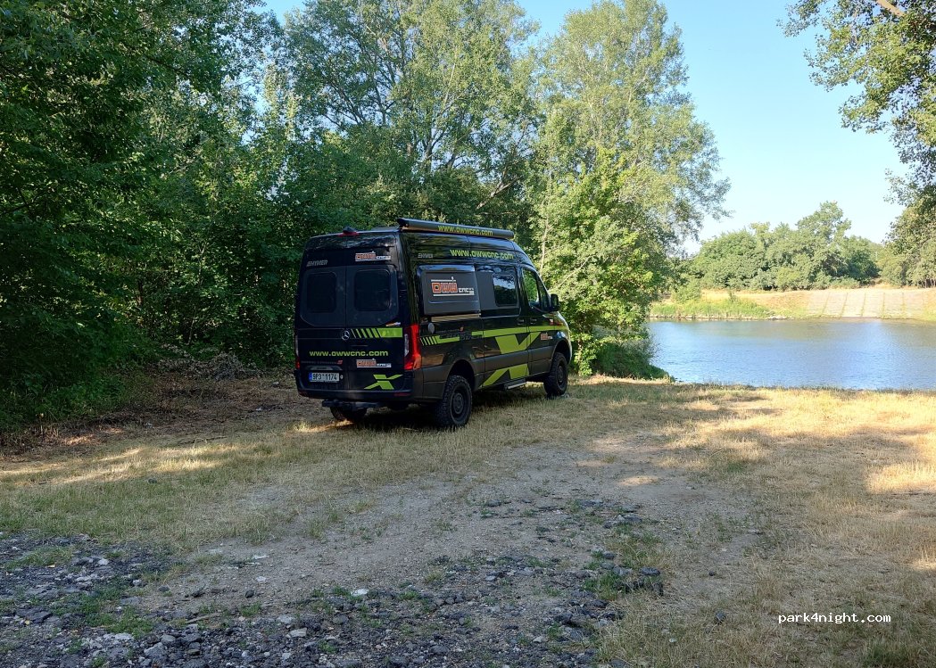 (927 05) Dlhá nad Váhom - Unnamed Road — foto 5