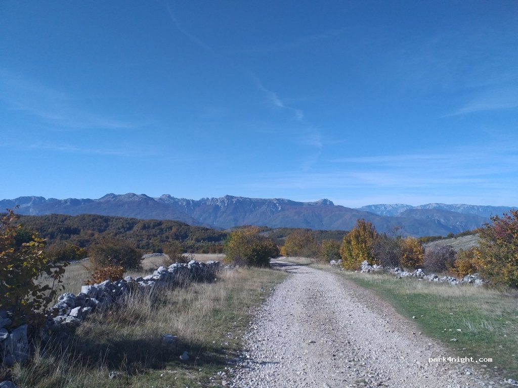 () Vrdolje - Unnamed Road — foto
