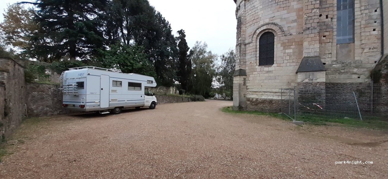 (49250) Brion - 7 Place de l'Église — foto