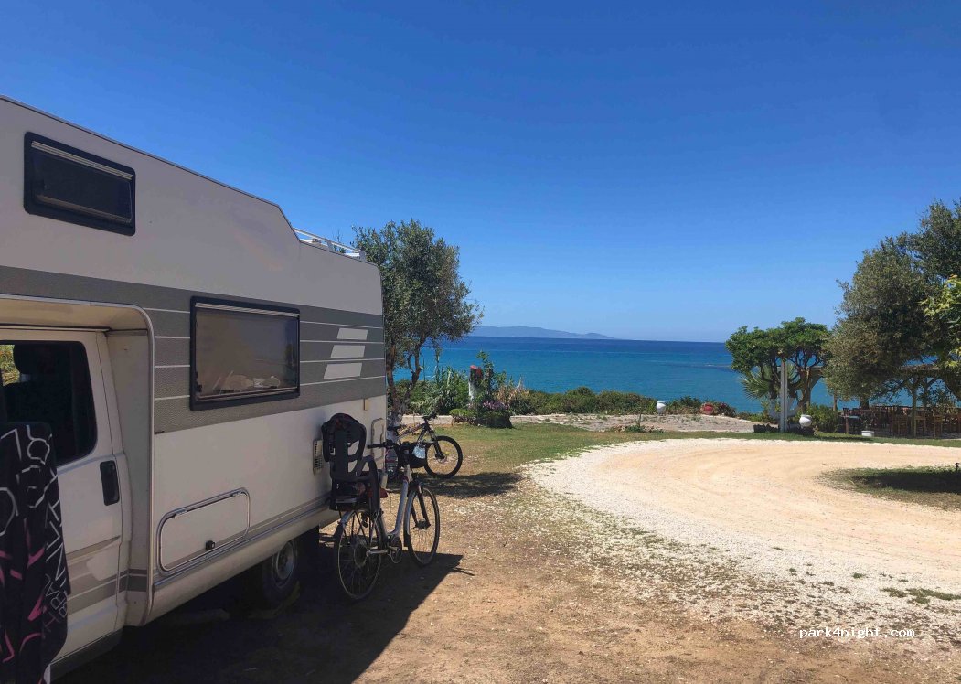Taverna Faros — foto