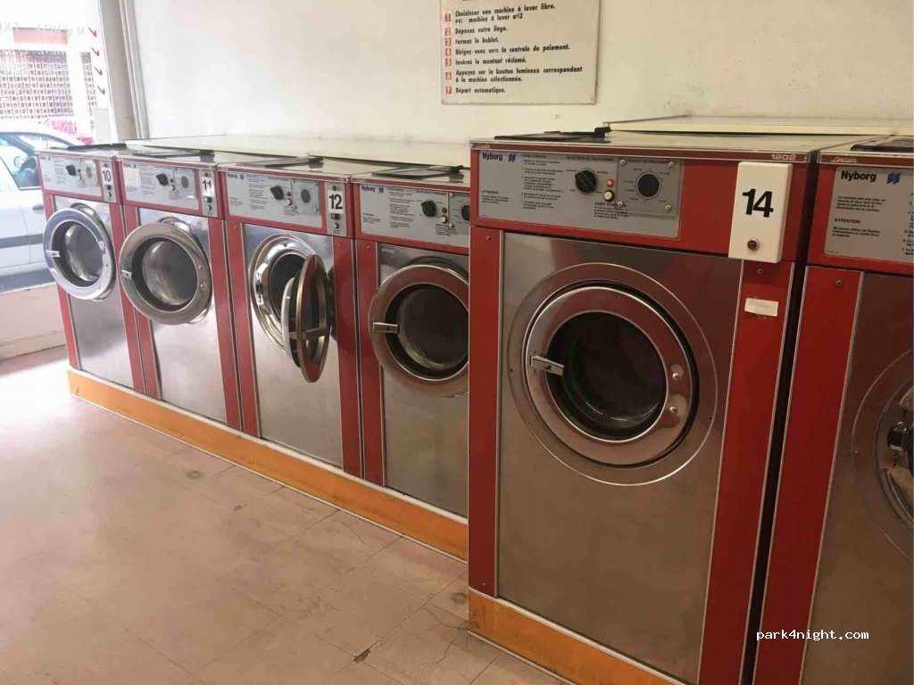 (83400) Hyères - 8 Rue Louis Armand — foto 2