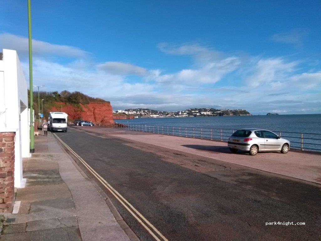 (TQ3 2NU) Paignton - 50 Marine Parade — foto 2