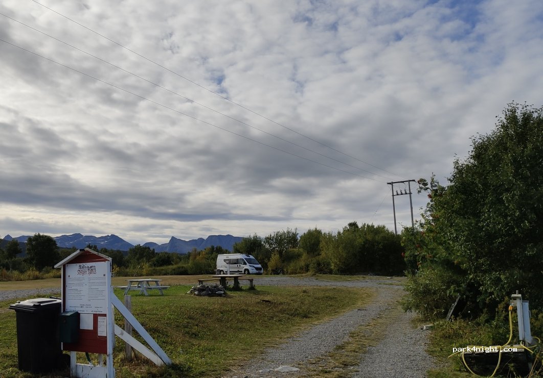 (8289) Våg - Unnamed Road — foto