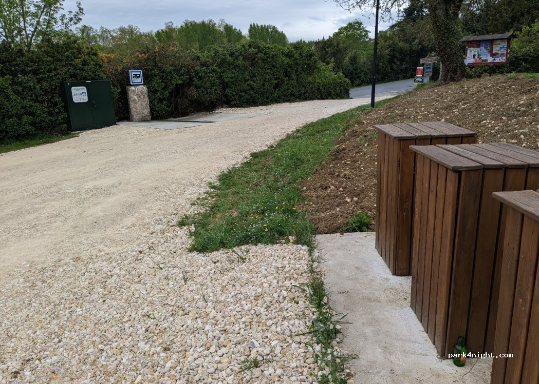 (32380) Saint-Clar - 2-8 Chemin de Ronde — foto 3