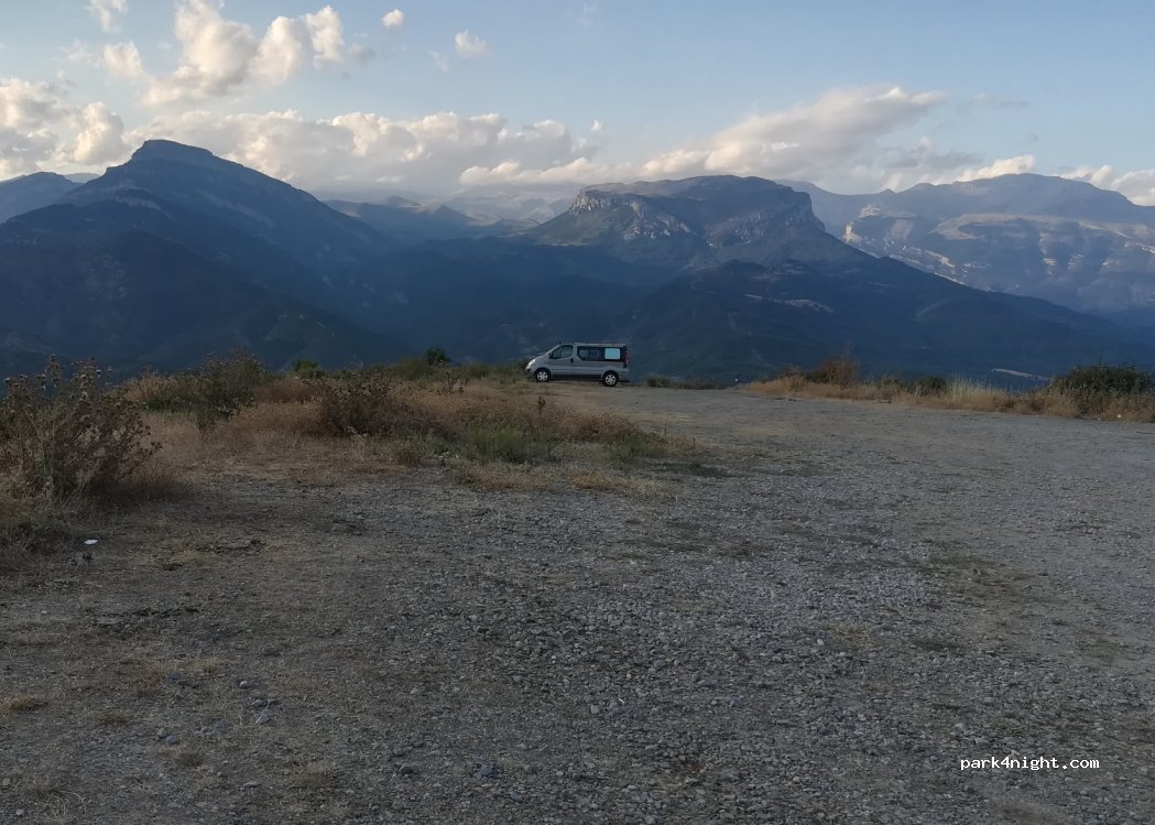(22363) Puértolas - Unnamed Road — foto