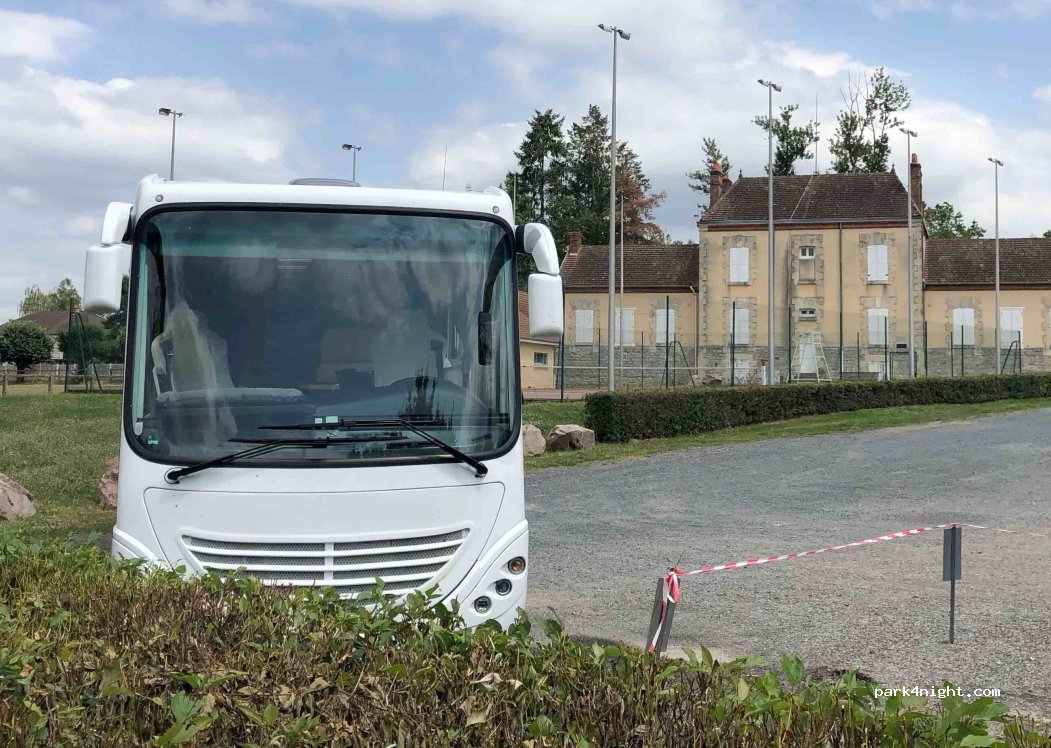 (03340) Chapeau - 2 Route de Mercy — foto 3