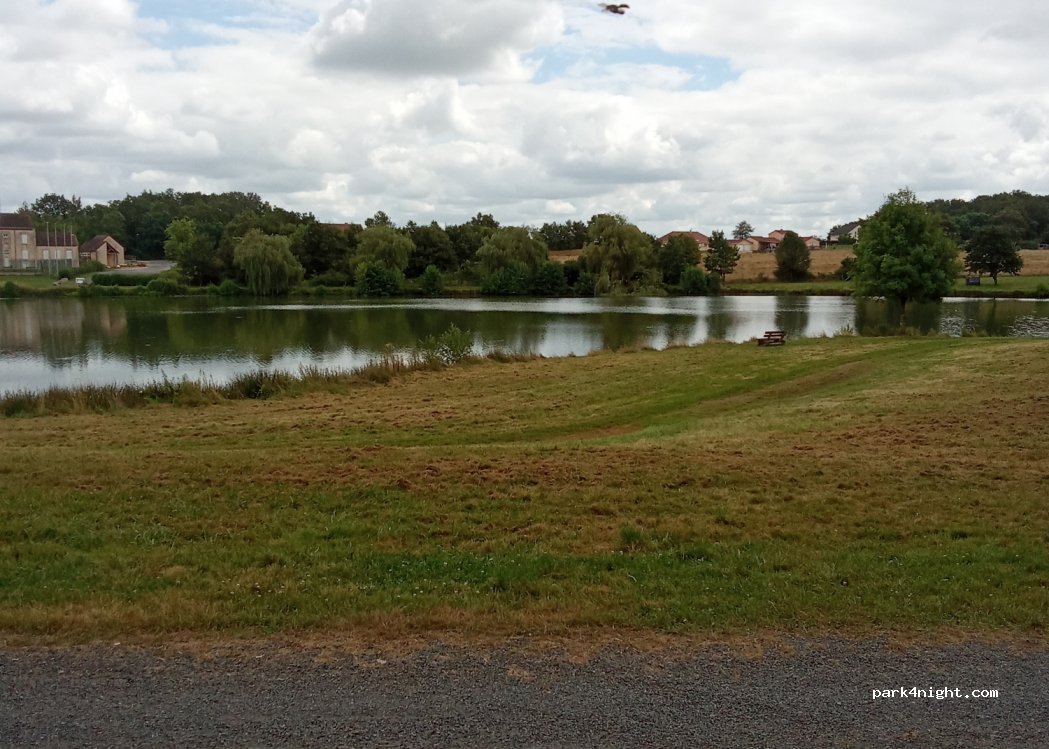 (03340) Chapeau - 2 Route de Mercy — foto 4