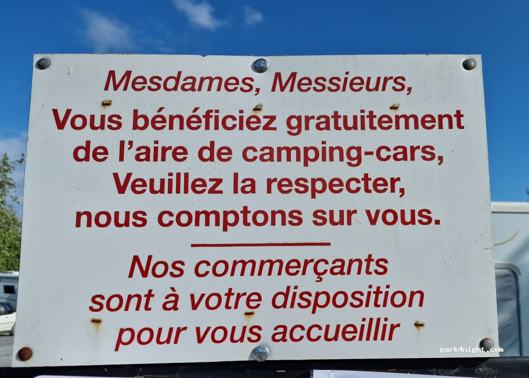 (50430) Lessay - 41 Place Saint-Cloud — foto 3