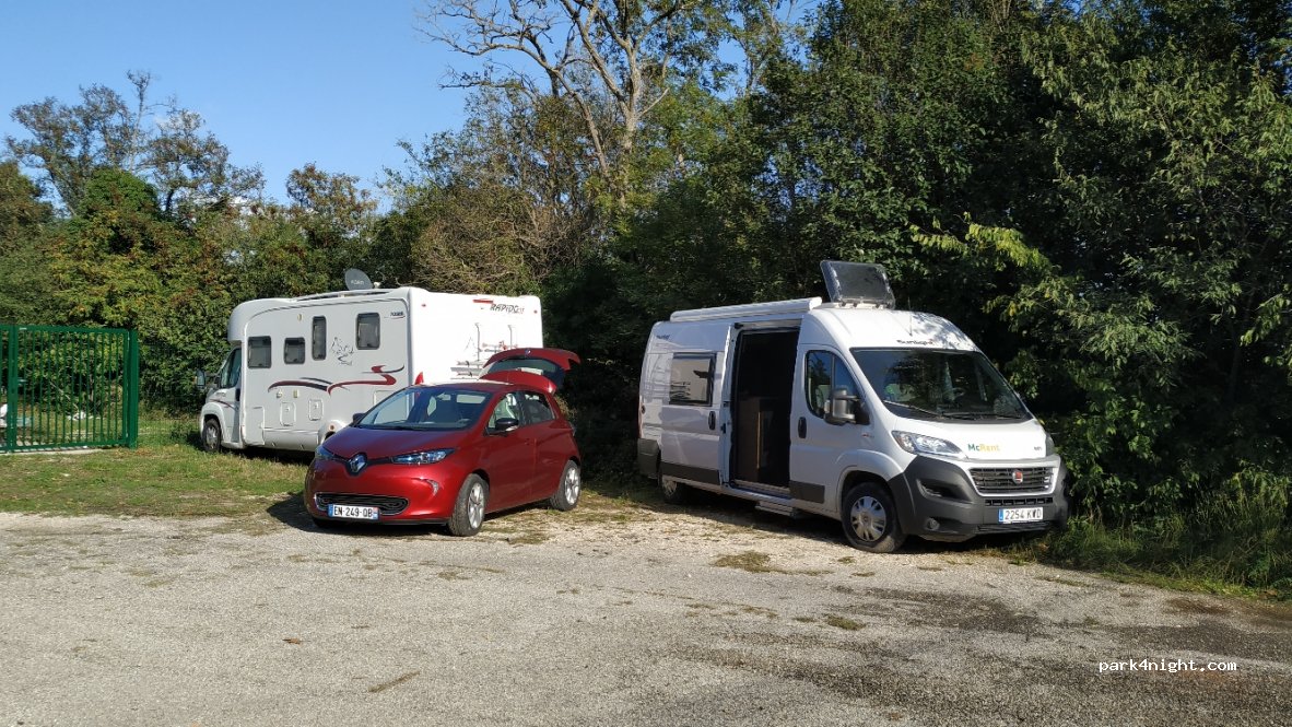 (30400) Villeneuve-lès-Avignon - 1 Avenue de la Gare — foto 2