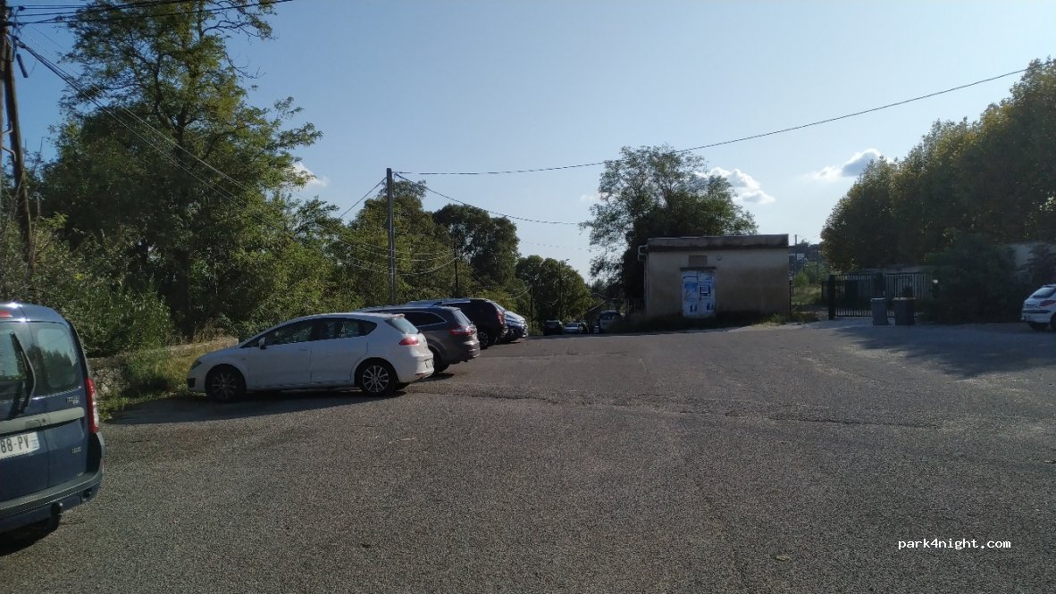 (30400) Villeneuve-lès-Avignon - 1 Avenue de la Gare — foto 3