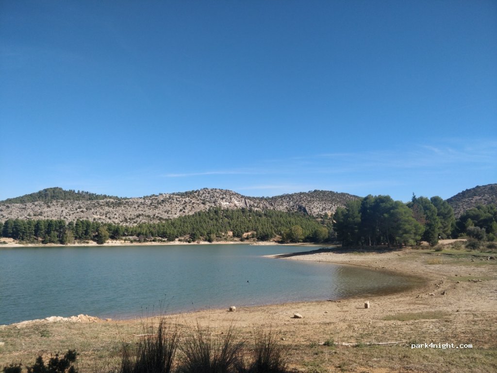 (44556) Berge - Unnamed Road — foto