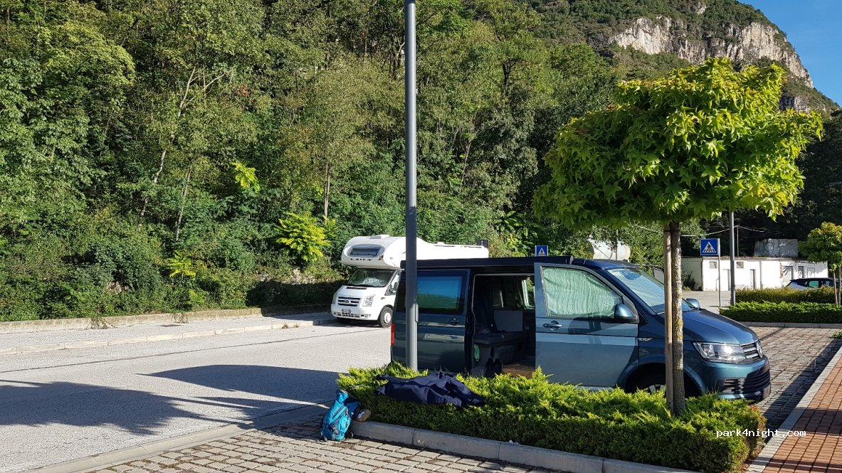 (38016) Mezzocorona - 10 Via Sotto Dossi — foto