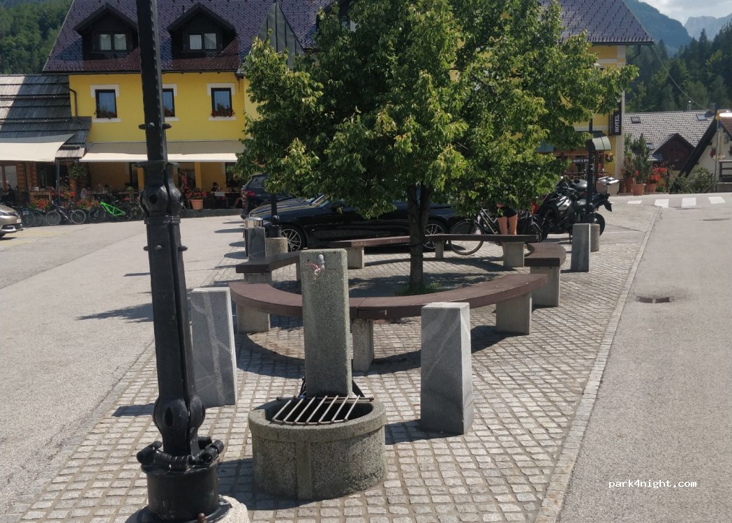 (4280) Kranjska Gora - 2 Kolodvorska ulica — foto