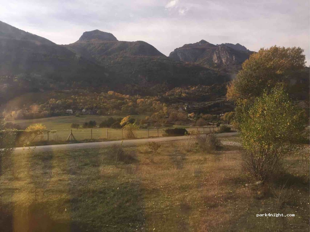 (05600) Saint-Crepin - D138 — foto