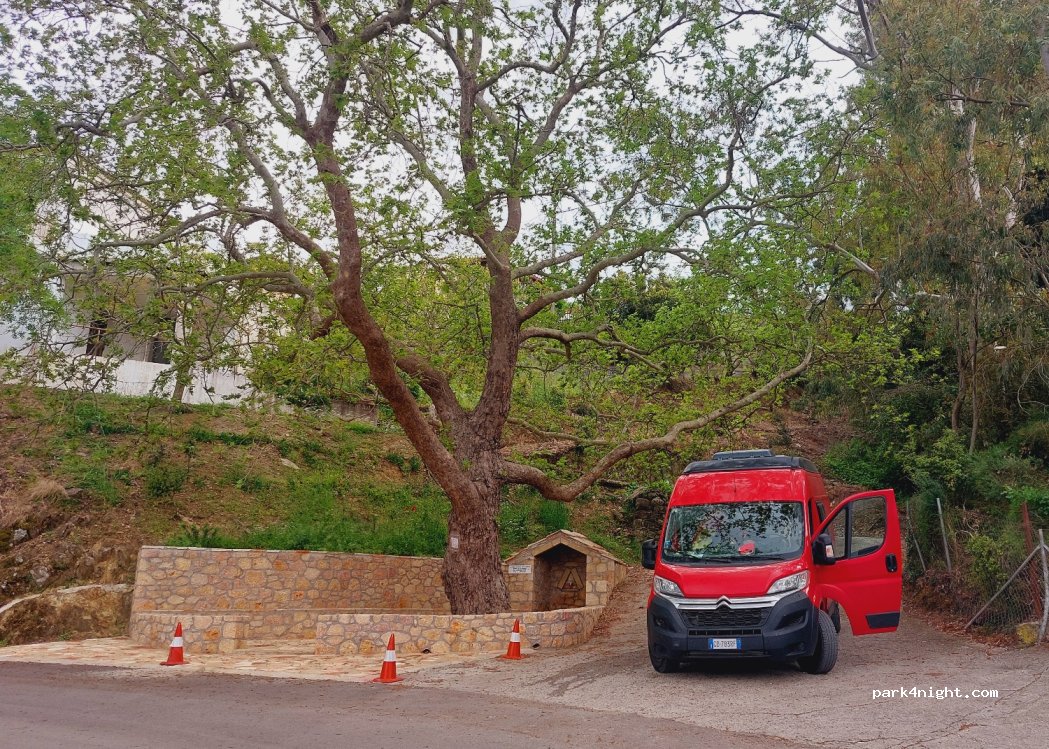 (230 70) Lira - Eparchiaki Odos Monemvasias-Neapolis — foto 3