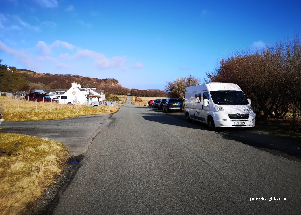 (IV55 8ZT) Isle of Skye - B884 — foto