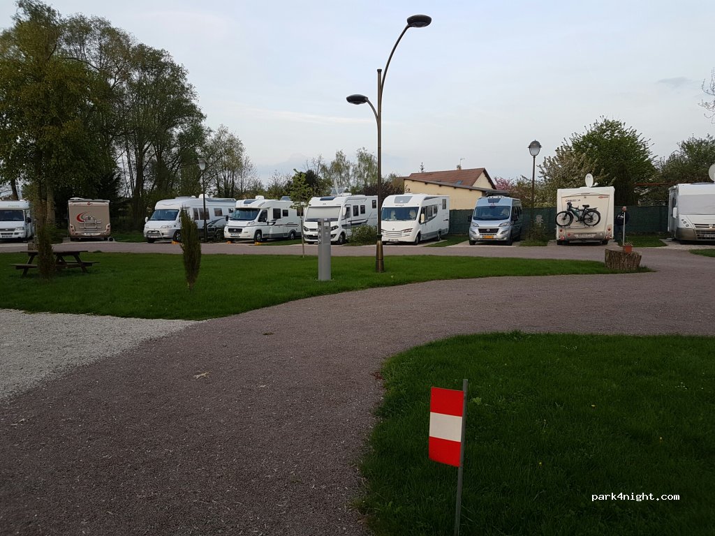 Aire camping-cars des CAILLOTES — foto