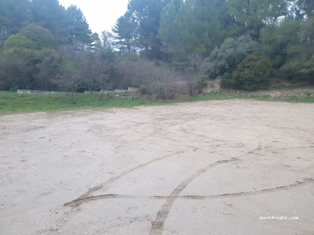 (13400) Aubagne - 2750 Route d'Eoures — foto