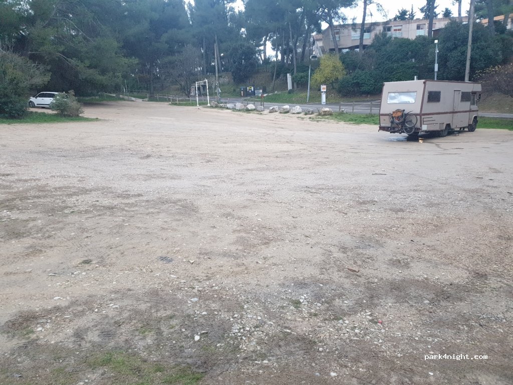 (13400) Aubagne - 2750 Route d'Eoures — foto 3