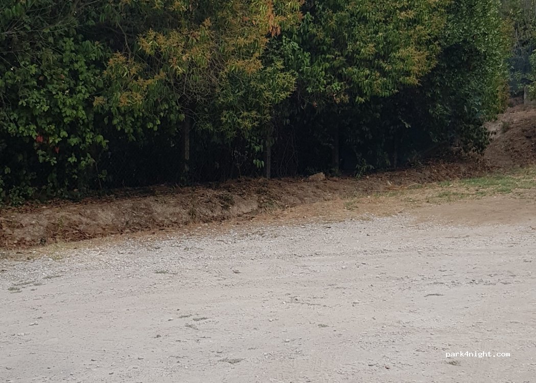 (13400) Aubagne - 2750 Route d'Eoures — foto 4