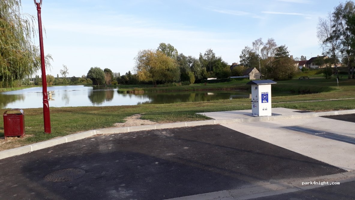 (36500) Villegouin - 2 Place de la Mairie — foto