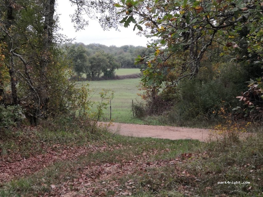 (46320) Brengues - Unnamed Road — foto 2