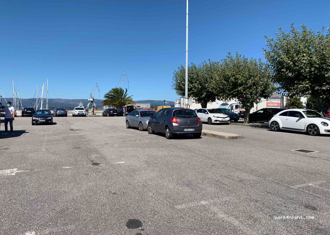 (36600) Villagarcía de Arosa - 122 Avenida da Mariña — foto