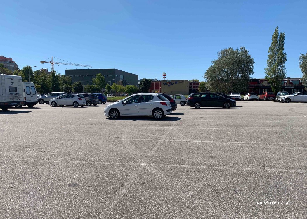 (36600) Villagarcía de Arosa - 122 Avenida da Mariña — foto 2