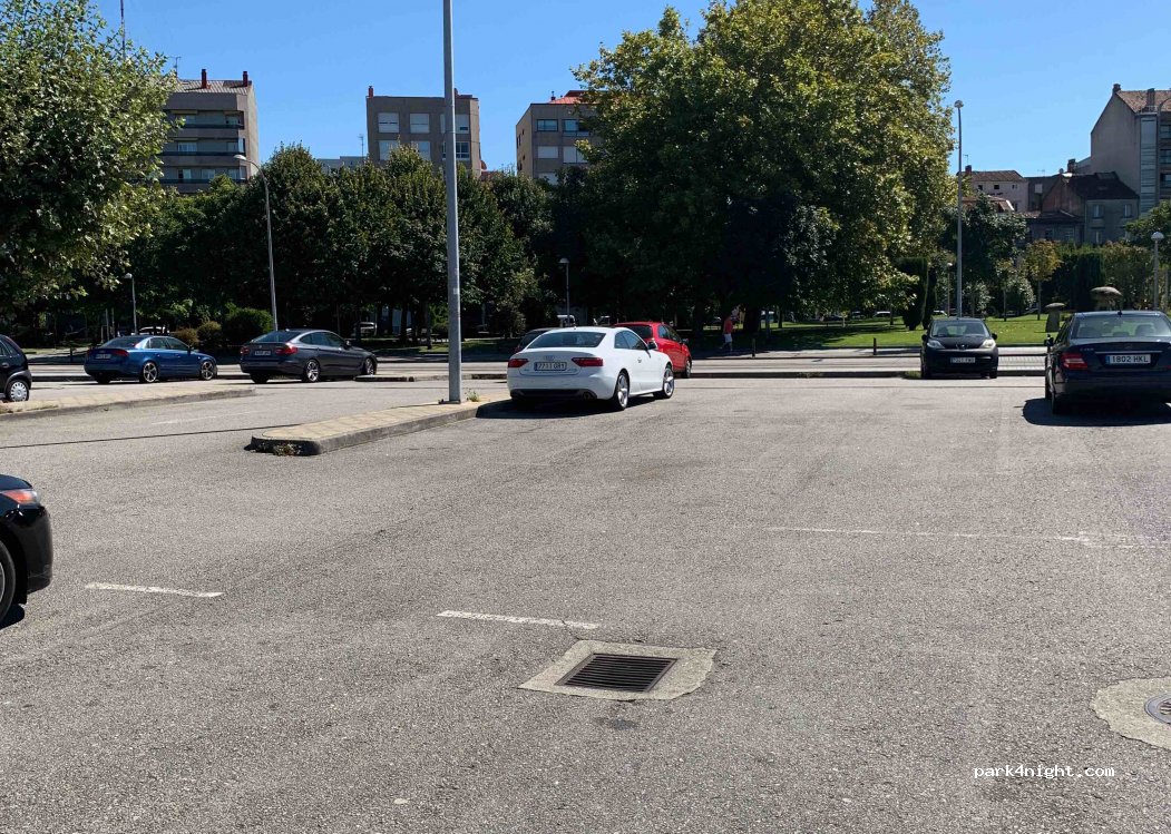 (36600) Villagarcía de Arosa - 122 Avenida da Mariña — foto 3