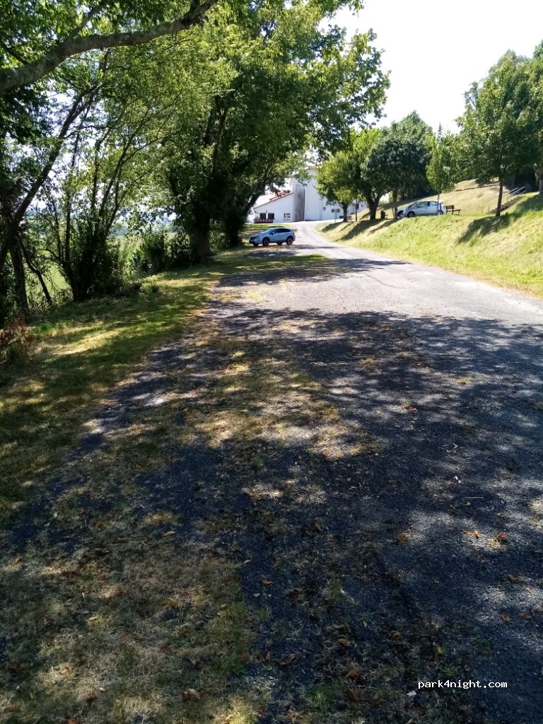 (64520) Bardos - 10 Pl. des Commerces — foto