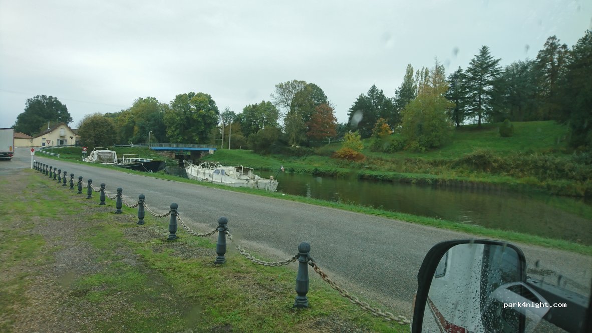 (71110) Chambilly - 1 Quai Pasteur — foto
