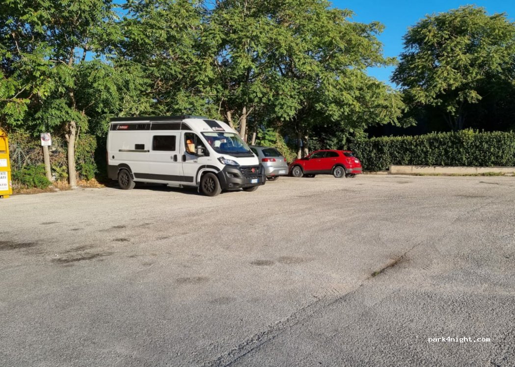 (06023) Gualdo Tadino - Piazza Federico II — foto 3