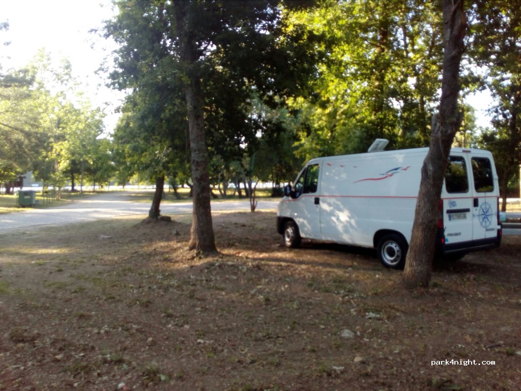 Area Recreativa Caravanas da Lenta — foto