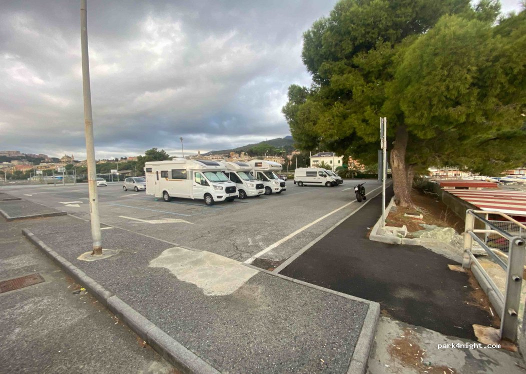 (16011) Arenzano - 2 Corso Giacomo Matteotti — foto 2