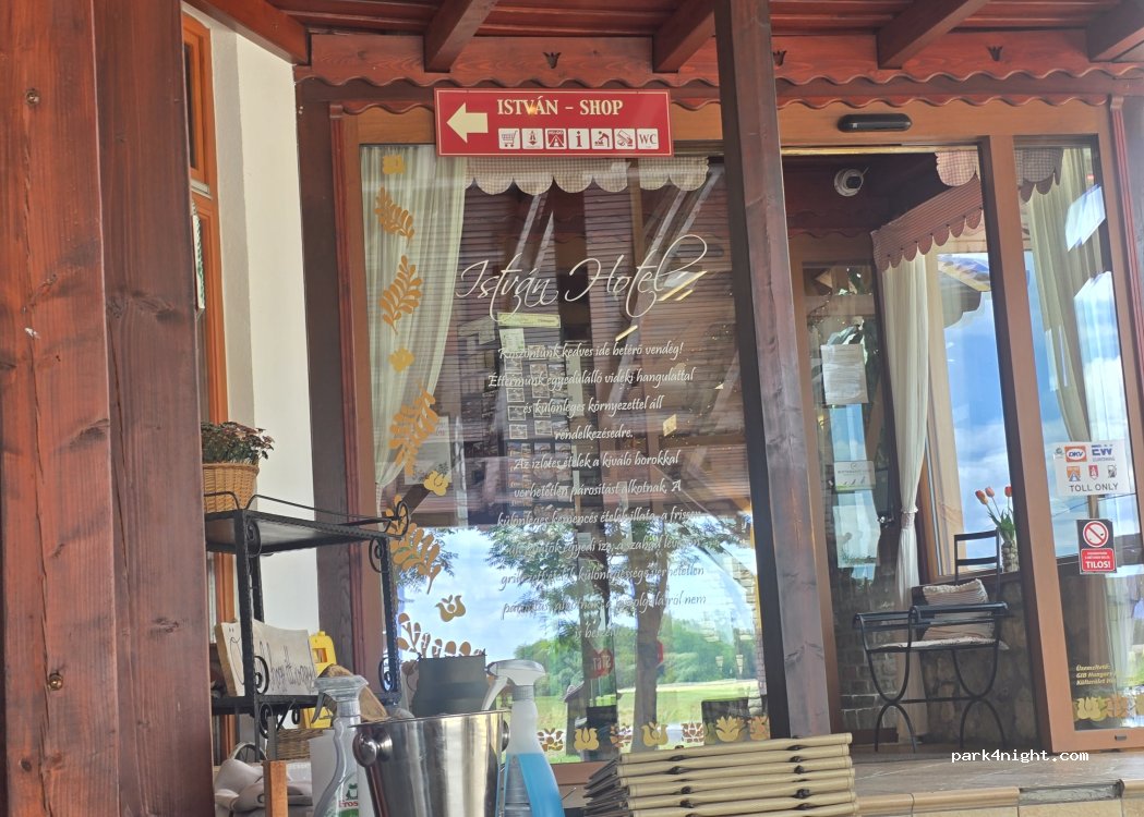 István Parkhotel and Restaurant — foto 4