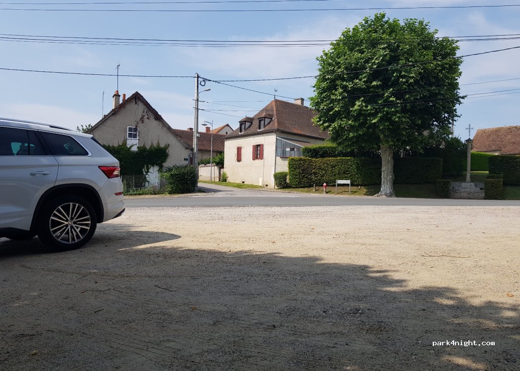 (03500) Monétay-sur-Allier - 14 Les Cours — foto 2