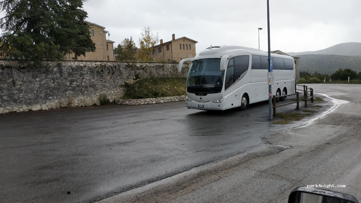 (67030) Pacentro - 81 Via San Francesco — foto