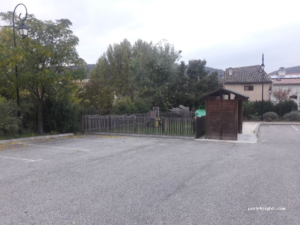 (30630) Saint-André-de-Roquepertuis - 9 rue Place de la Promenade — foto 3