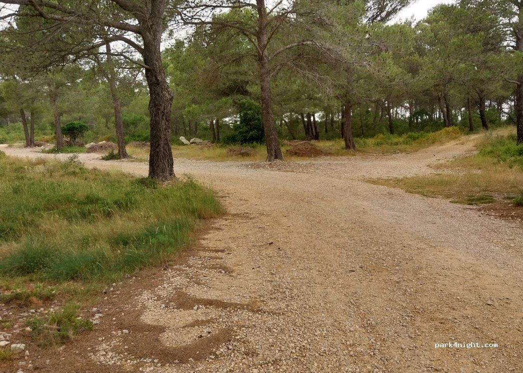 (83330) Le Castellet - Route des Garrigues — foto 2