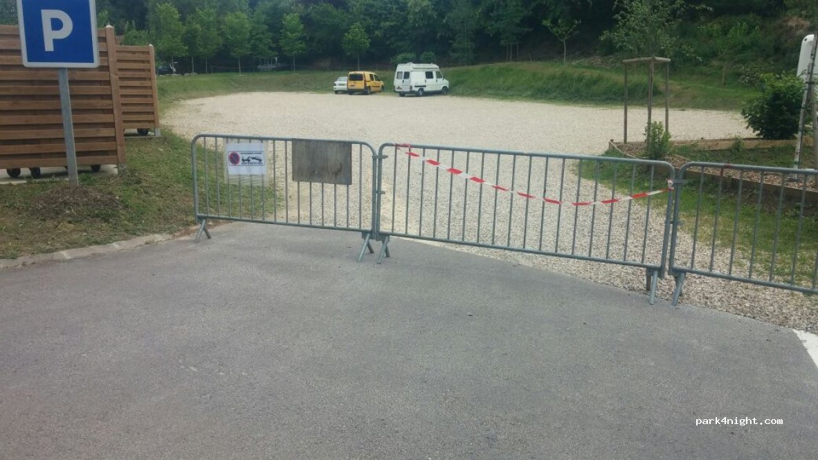 (24220) Beynac-et-Cazenac - Unnamed Road — foto 3