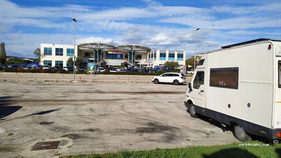 (62012) Civitanova Marche - 2 Via Martiri delle Foibe — foto