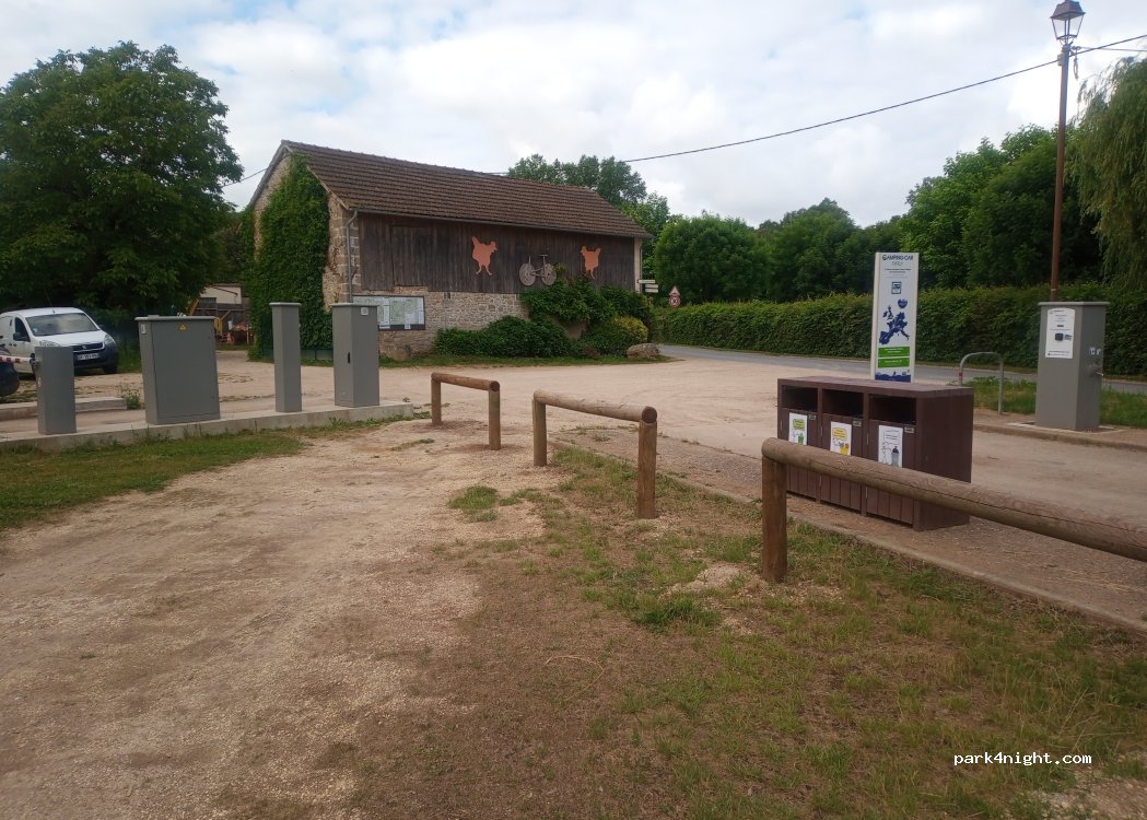 (24290) Saint-Léon-sur-Vézère - 70 Voie des 4 Routes — foto 4