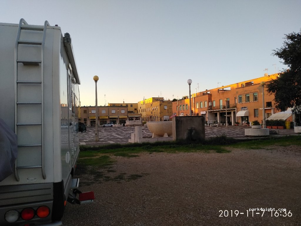 (04016) Sabaudia - 14 Via Dante Alighieri — foto 2
