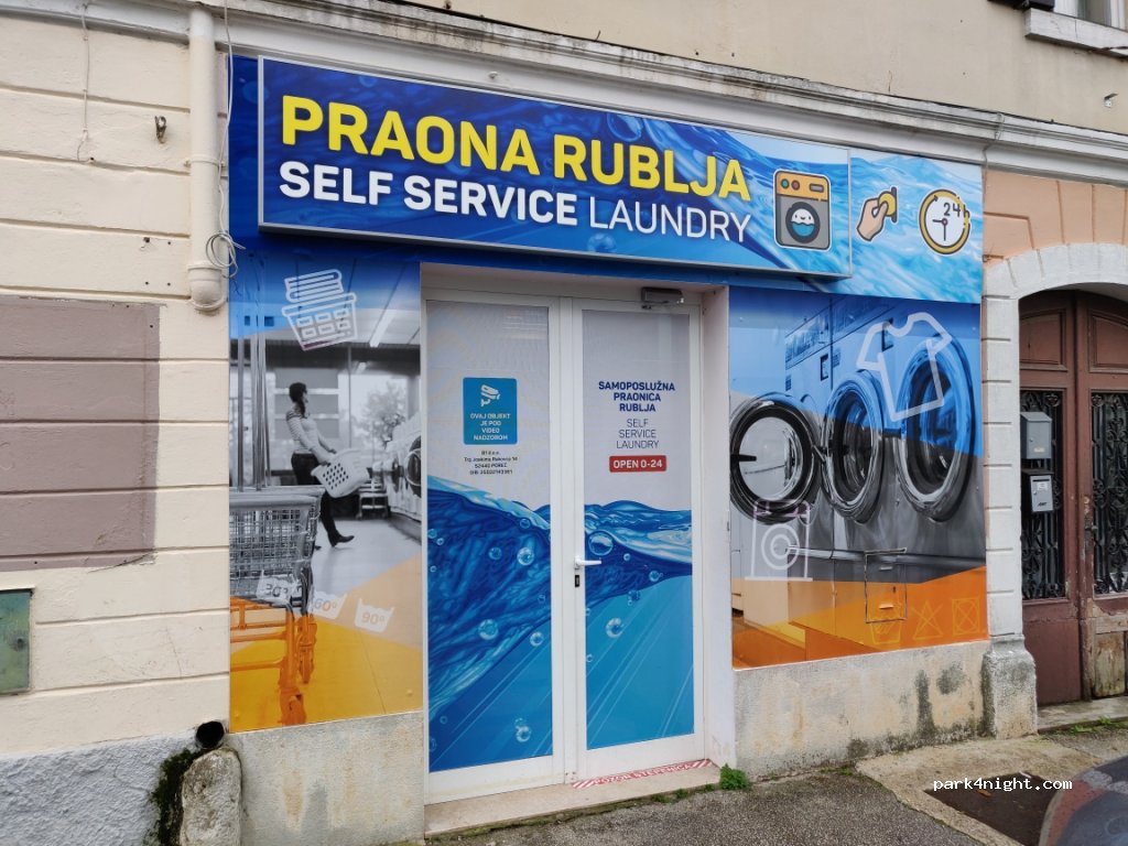 (52440) Poreč - 14 Prvomajska ulica — foto