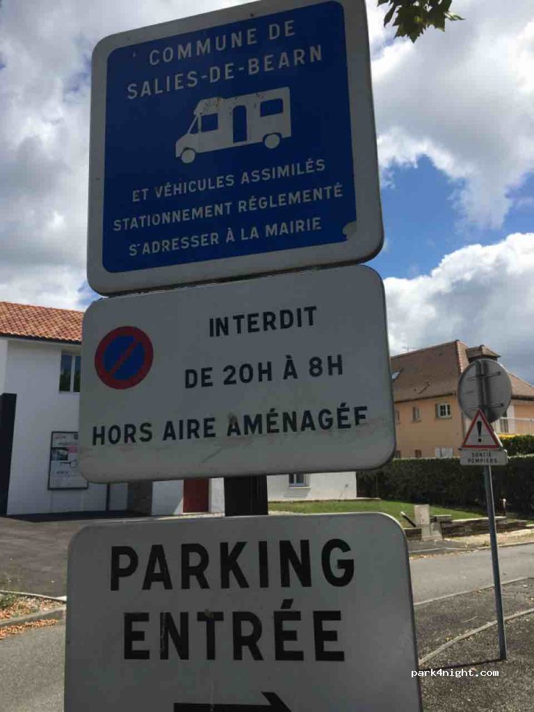 (64270) Salies-de-Béarn - 28 Place du Bignot — foto 2