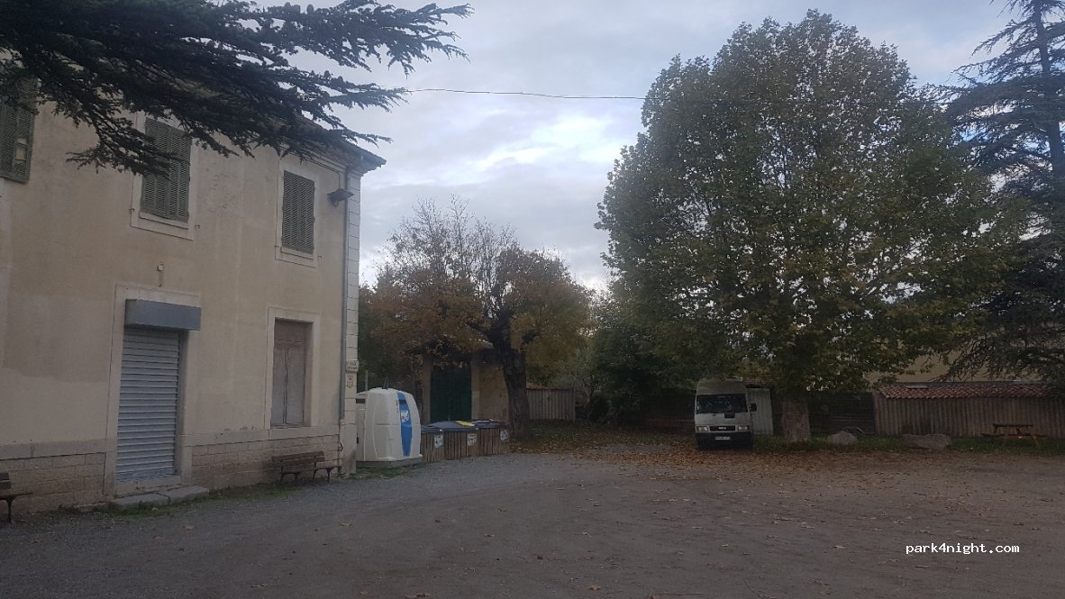 Aire de camping car Flo Bleu — foto 2