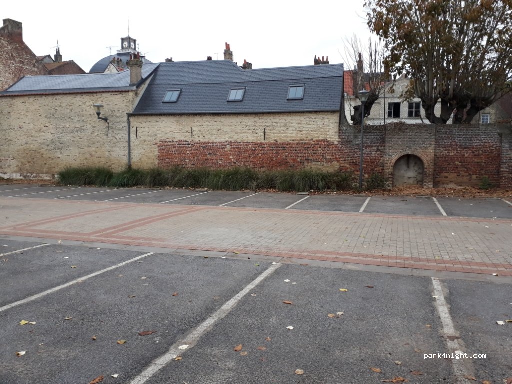 (62500) Saint-Omer - 9 Place du Vieux Marché — foto 3