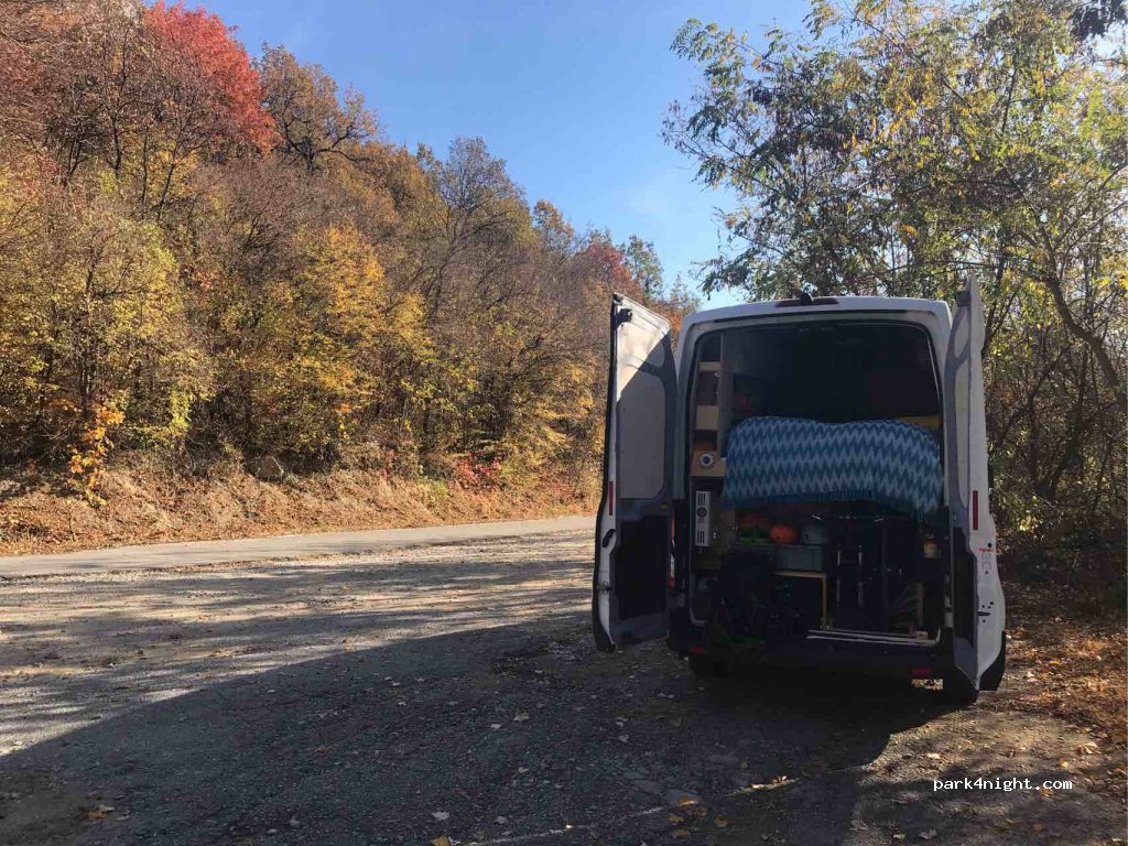 (5040) Veliko Tarnovo - Unnamed Road — foto