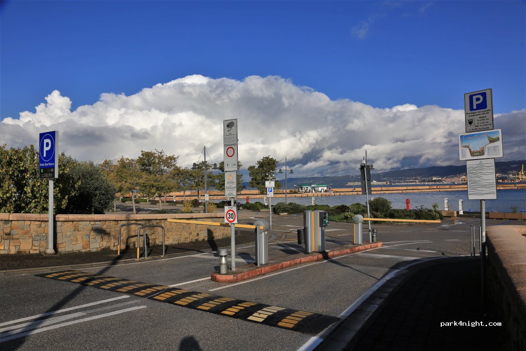 (34015) Muggia - 23 Strada per Lazzaretto — foto